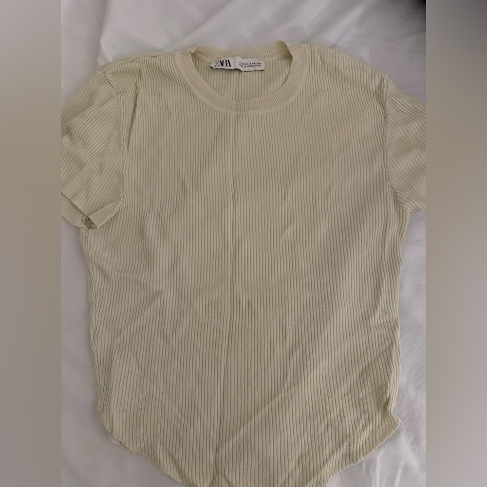 Zara women’s shirt size small